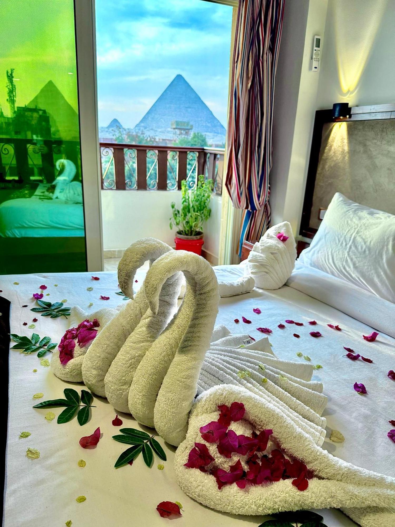 Flower Pyramids Inn Kafret el-Gabal Eksteriør billede