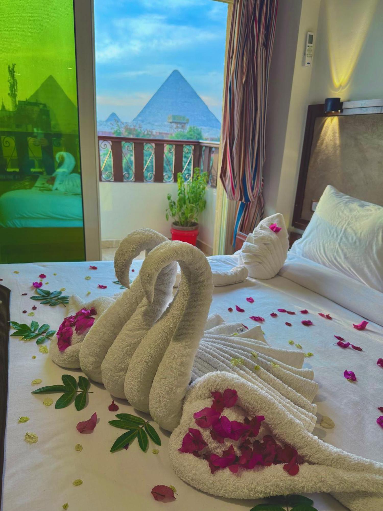 Flower Pyramids Inn Kafret el-Gabal Eksteriør billede